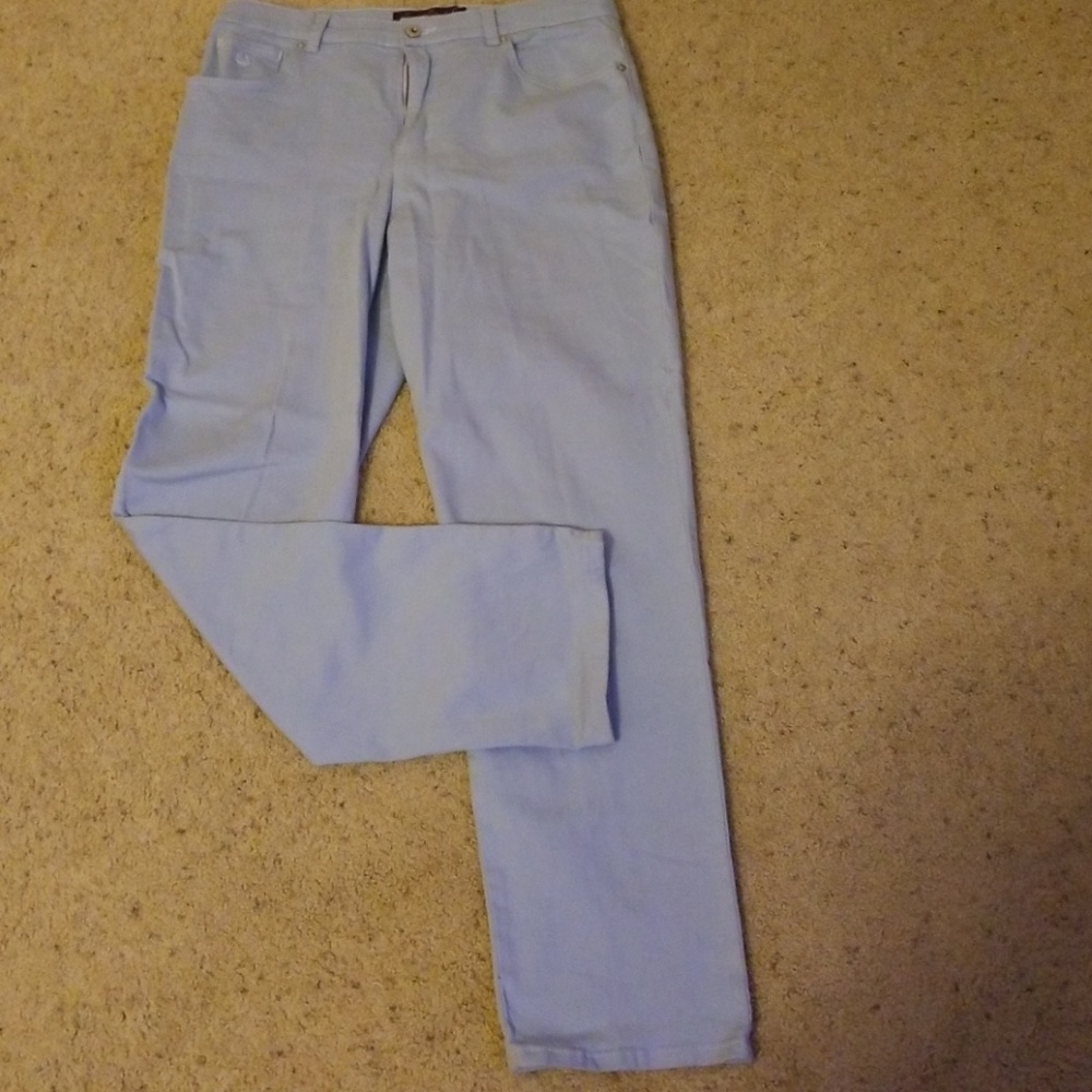 Gloria Vanderbilt light blue jeans 12 short